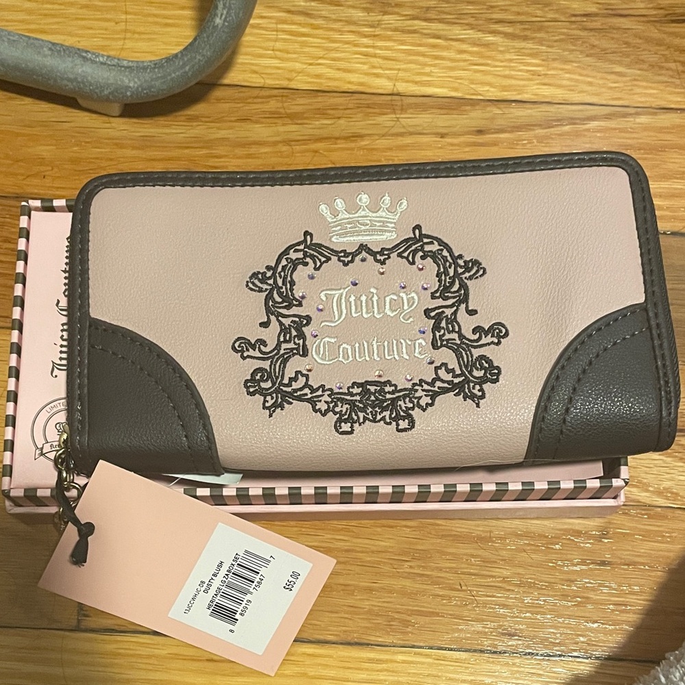 Juicy Couture Black and Cream Women's Wallet